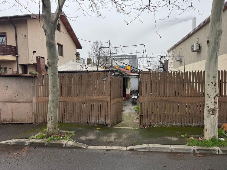 Berceni, Luica, teren cu casa de vanzare - 1