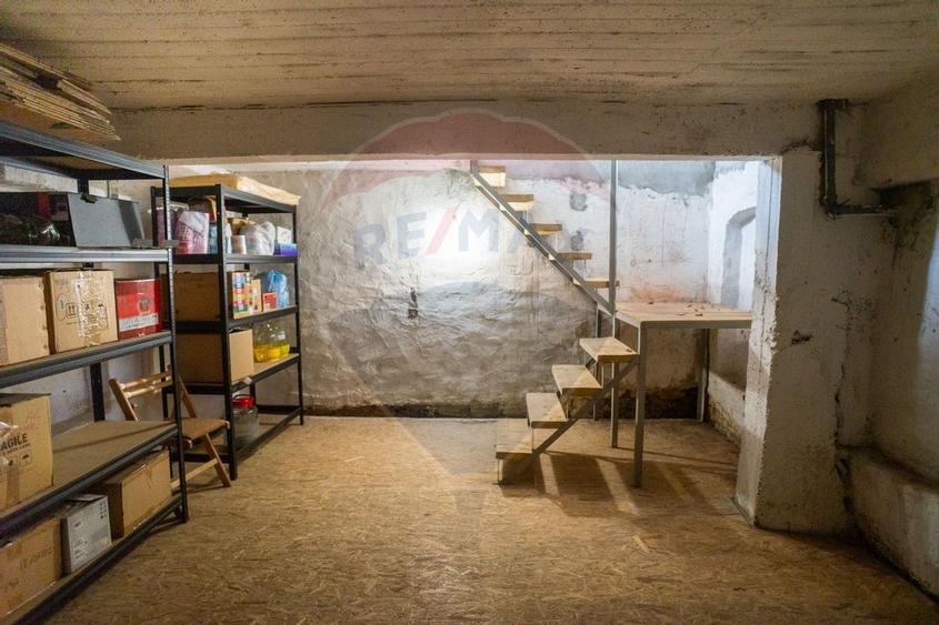 Casă / Vilă, 10 cam., potrivit azil batrani sau clinica - 37