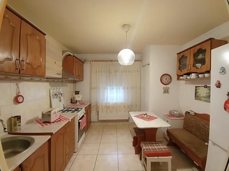 Apartament 3 camere zona Complex - C. Coposu - 1