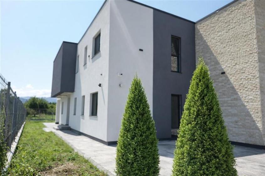 Vila impozanta, aspect deosebit, configuratie tip duplex, view, Brasov - 4