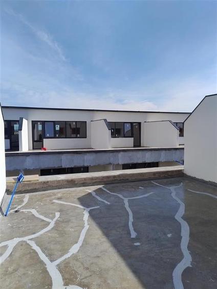 RECO Case insiruite  cu 4 camere in Sanmartin - 11