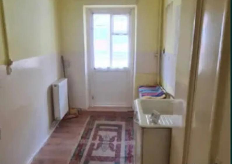 Apartament 2 camere, decomandat - zona Tractorul - 1