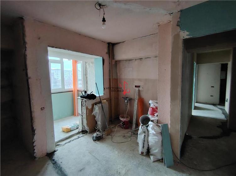 Apartament 4 camere Metrou Obor In Renovare - 1