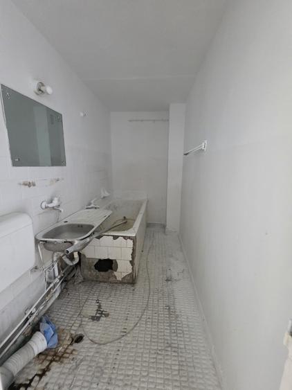 Calea Vitan, vav mall Vitan, bloc 1987, stradal, bloc reabilitat - 11