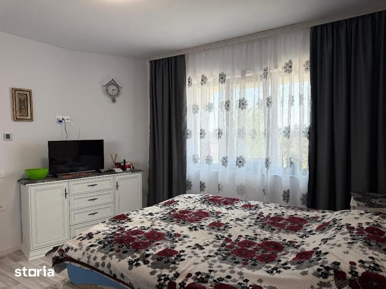 Casă cu 3 camere cu Teren 4200 Mp în Rogerius