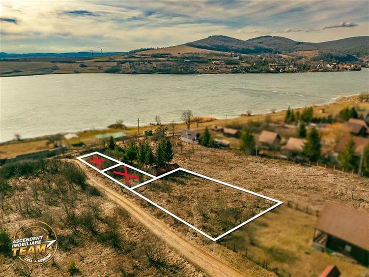 FILM!Teren intravilan,remarcabil areal,lacul Padureni,Moacsa, Covasna - 3