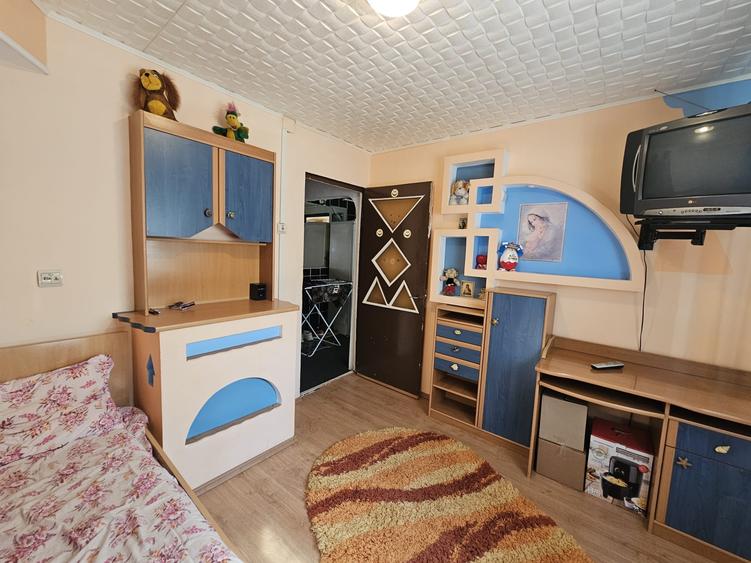 Apartament 2 camere, decomandat, etaj 2 - 3