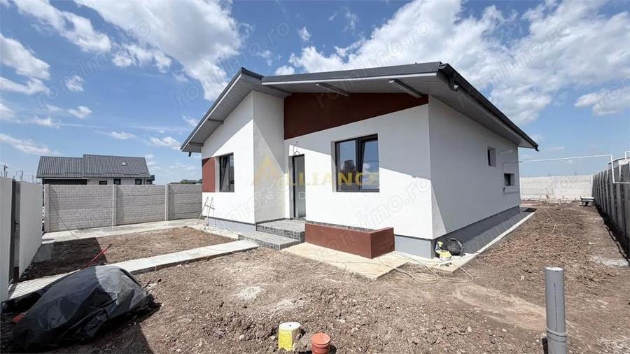 Casa Individuala - 3 camere - 2 bai - 430mp teren - 8