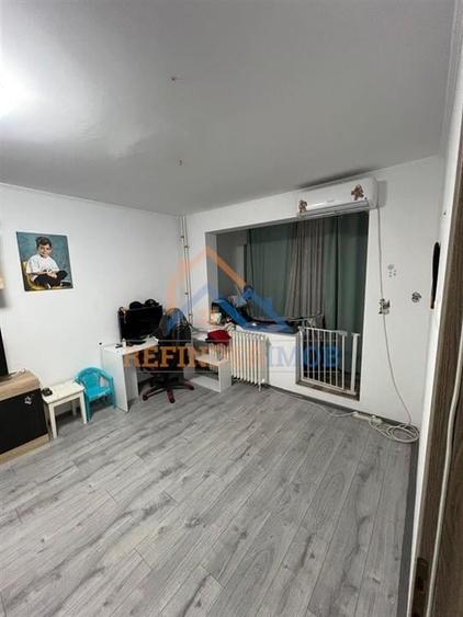 Apartament de vanzare cu 2 camere, zona Salajan - Metrou 1 Decembrie 1918 - 1
