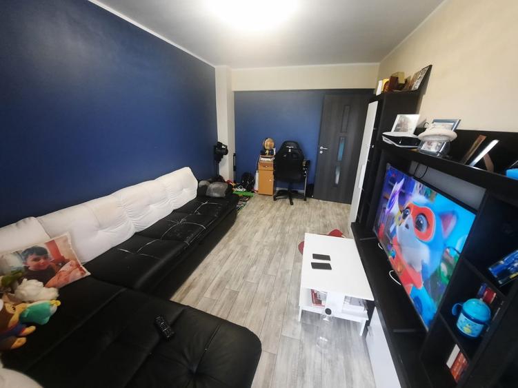 Apartament 2 camere decomandat, etajul 2/8, zona  Cug - 1