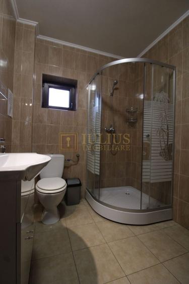 8 incaperi, 2 bai, centrala proprie, 3 locuri de parcare; Lipovei. - 9