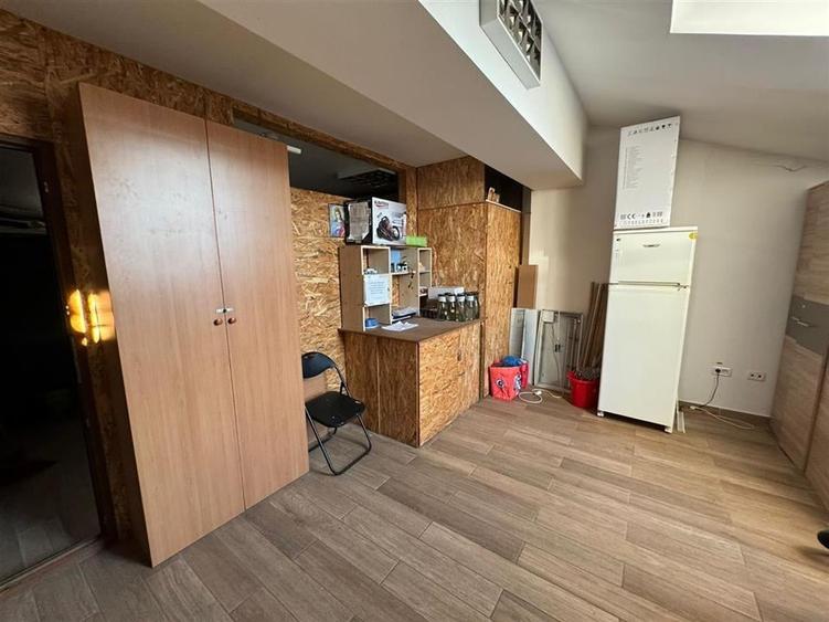 Cladire cu un aspect aparte de inchiriat in Centrul Focsaniului - 21