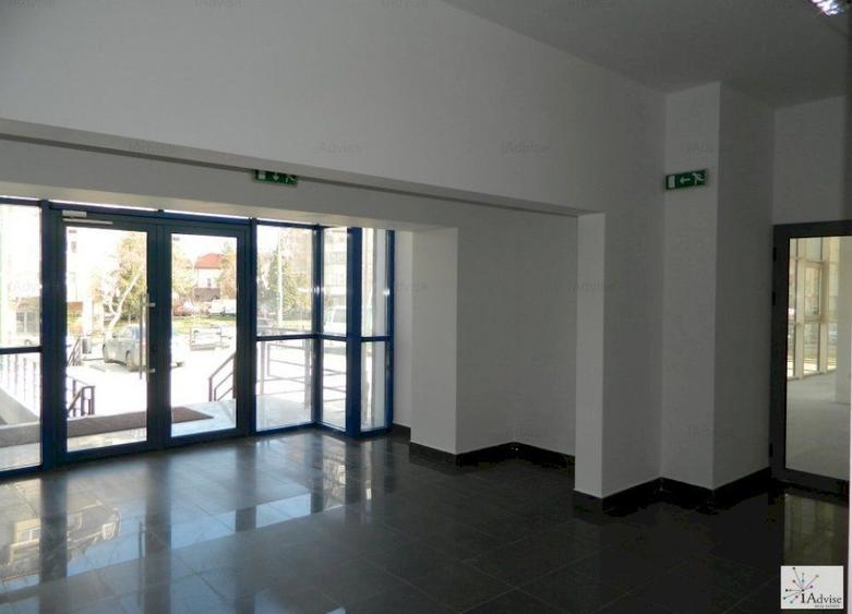 Spatiu de biouri in cladire reprezentativa, parcare generoasa - 9