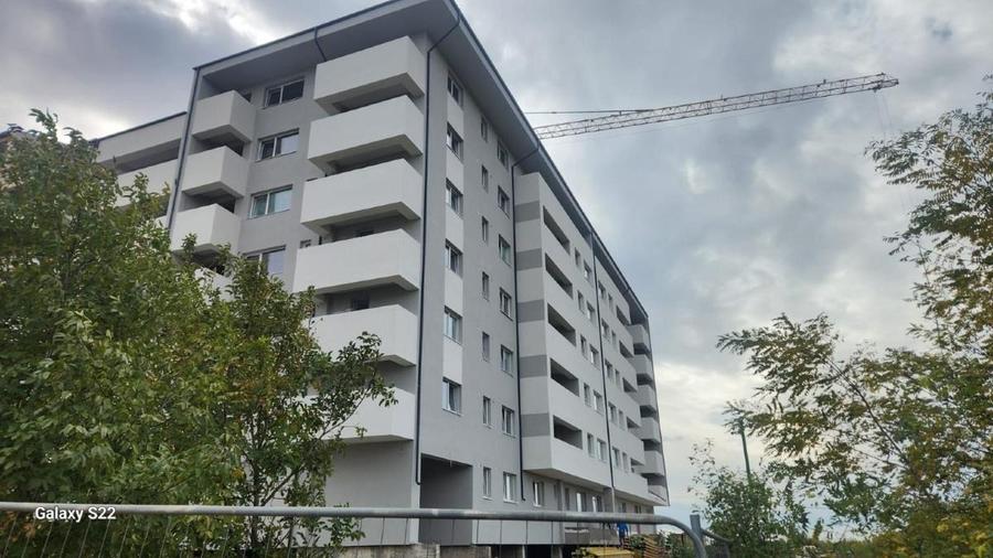 Apartament cu 3 camere decomandat în Berceni