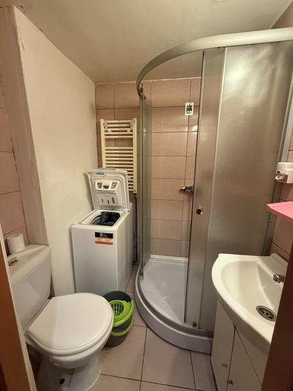 Apartament cu 2 camere nedecomandat, mobilat în P-ța Doina