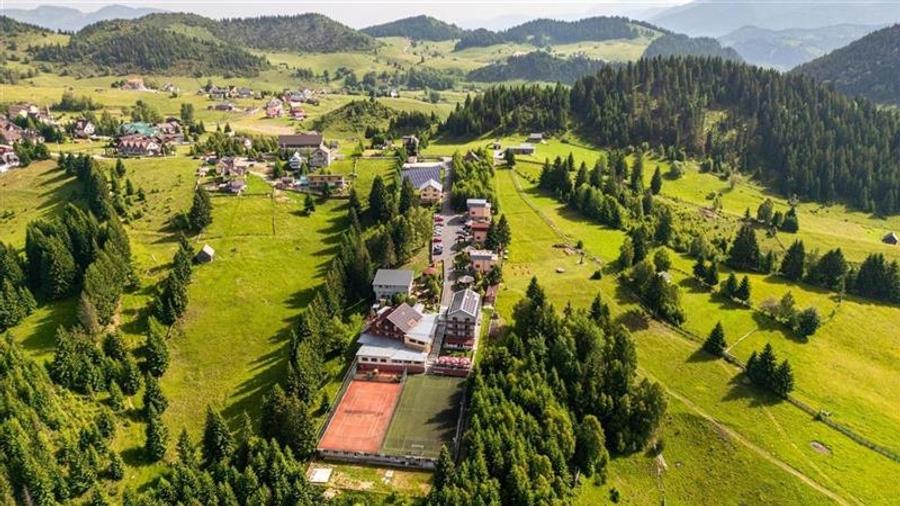 Complex turistic cu privelisti picturale,apa curativa,aer pur,o experienta de in - 49