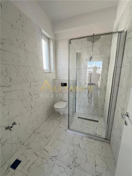 Casa individuala - 4 camere  - 2 bai - in ansamblu rezidential-str asfaltata - 10