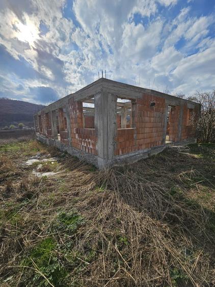 Casa cu teren generos si vedere spre padure Ciucurova - 1