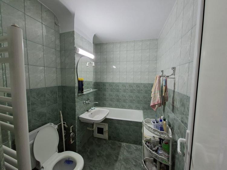 Apartament 2 camere et. 1 Carol Davila decomandat, confort 1 + Garaj. Proprietar - 4
