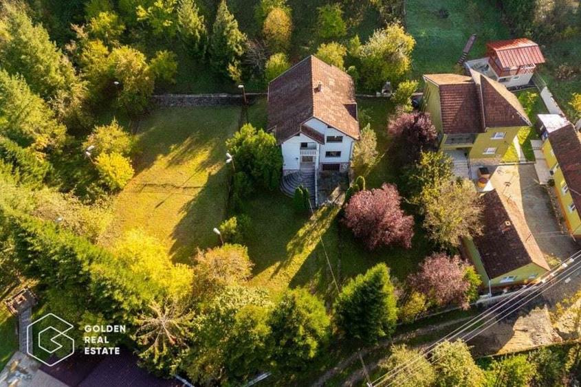 Casa de vacanta, localitatea Cladova, ideal pozitionata - 3