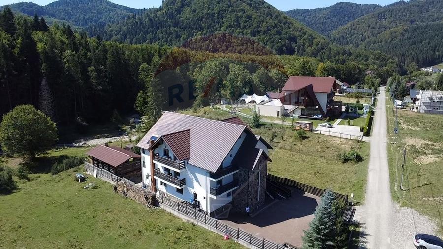 Pensiune cu 14 camere de vânzare Bucovina lângă pârtia Pojorata Malini - 20