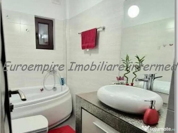 Apartament 3 camere zona Km 4 - 7