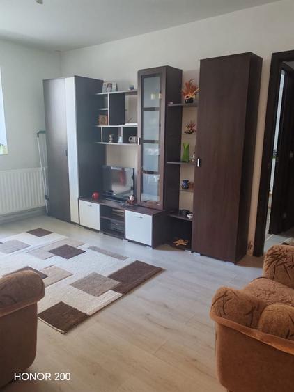 Inchiriez aparatament 2 camere , semidecomandat , apartamentul a fost recent renovat - 8