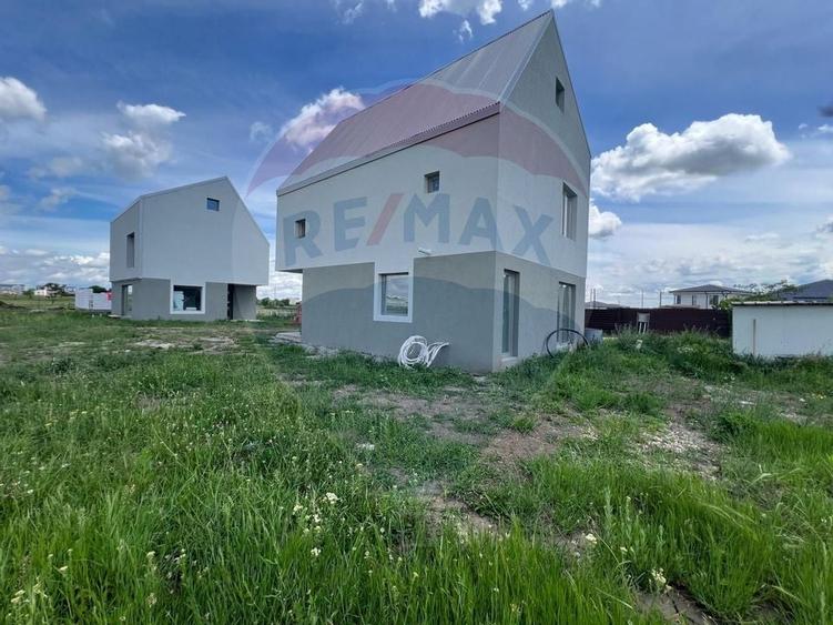 Casa / Vila cu 4 camere de vanzare - 4