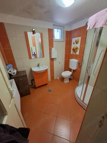 Inchiriez spatiu (stradal) 55mp Rovine - pretabil Birou - 2