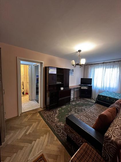 Apartament cu 2 camere, etaj 2/4, zona Podu Ros - 3