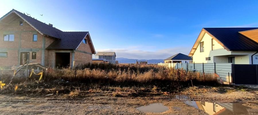 Lot de teren pentru locuinta in zona usor accesibila - 2