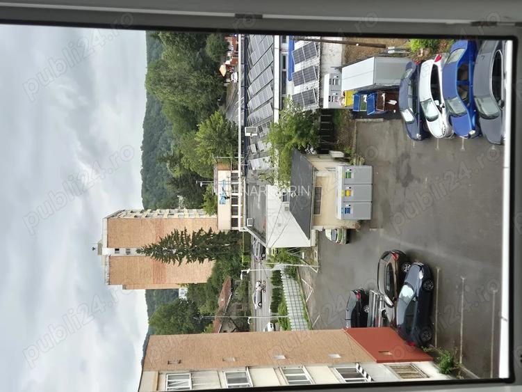 Se vinde apartament spa?ios in Campina la etajul 4din 4 izolat,refacut acoperisul Se vinde apartament spa?ios in Campina la etajul 4din 4 izolat,refacut acoperisul