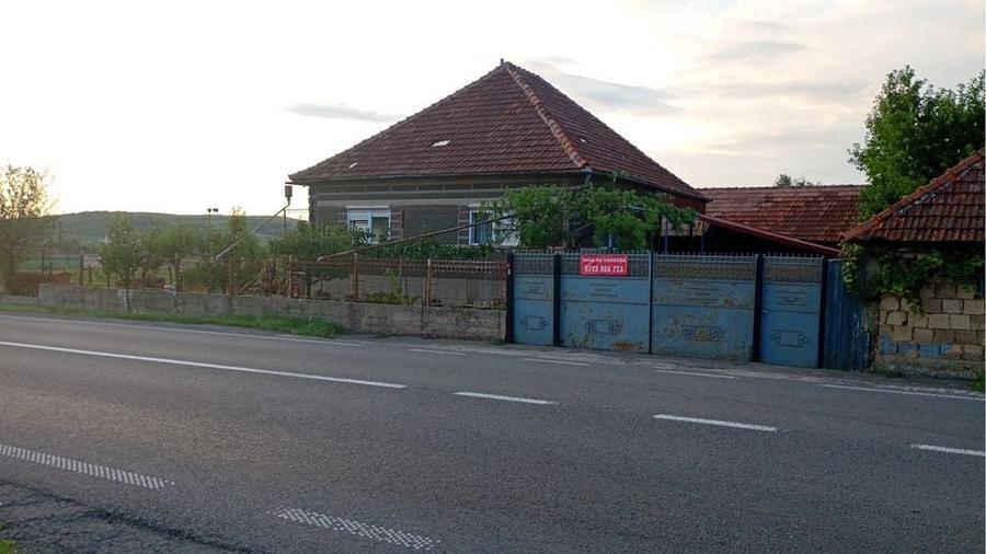 Casă cu 3 camere în Valea Mare de Criș