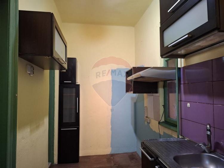 Vanzare casa 2 camere, partial renovata, Bd. Pieptanari - 8