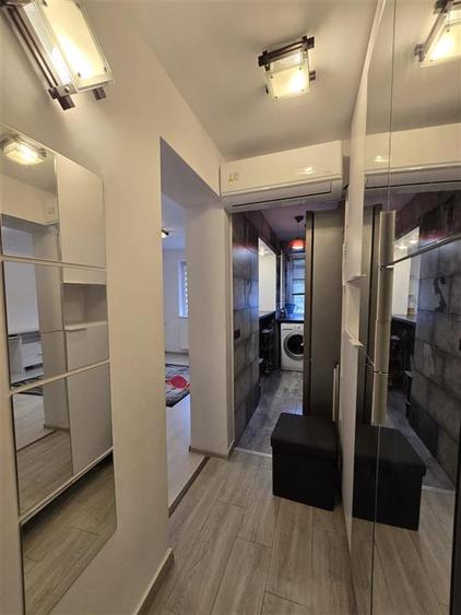 Etaj 1 - Podu Ros Aleea Decebal, 3 camere cu geam la baie, liber - 4