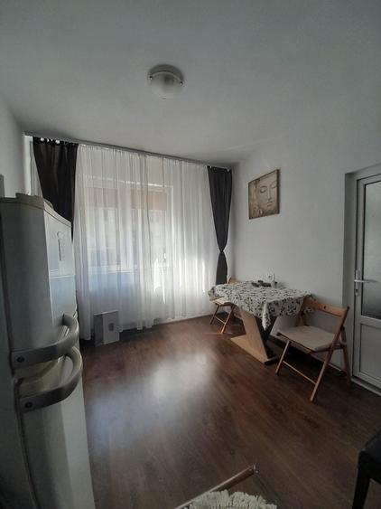 Inchiriez garsoniera zona Coresi - 2