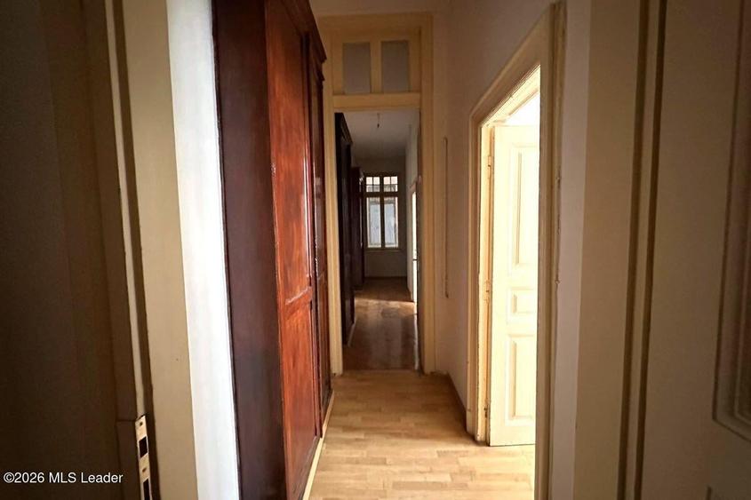 B-dul Carol 59, 222 mpu, 9 camere, etaj 1 din 3, balcoane 14 mp - 20