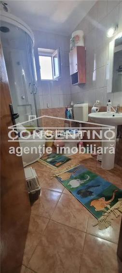 Se vinde imobil cu 3 camere , zona Hasdeu , liber 80 mp , boxa , garaj Se vinde imobil cu 3 camere , zona Hasdeu , liber 80 mp , boxa , garaj