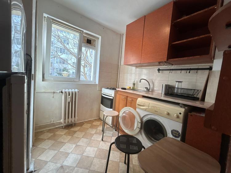 Garsoniera Titan Etaj 1 Bloc 1974 Reabilitat 7 Min Metrou - 4