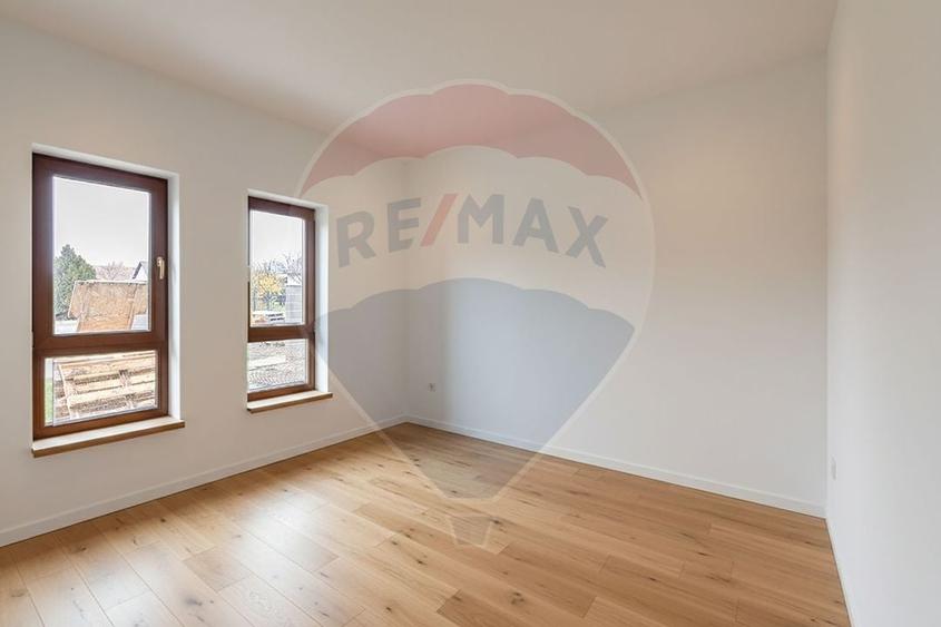 Casă / Vilă cu 3 camere de vânzare - 4