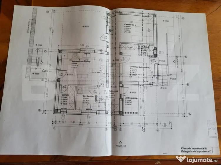 Casa la rosu, cu 3 camere, 74 mp, teren 800 mp, zona Centur - 4