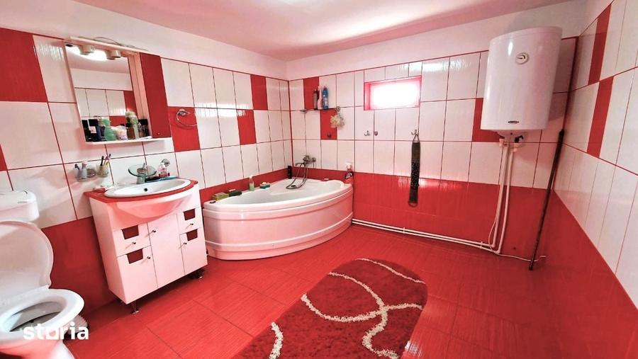 Casă cu 5 camere cu Teren 1500 Mp în Valea Mare
