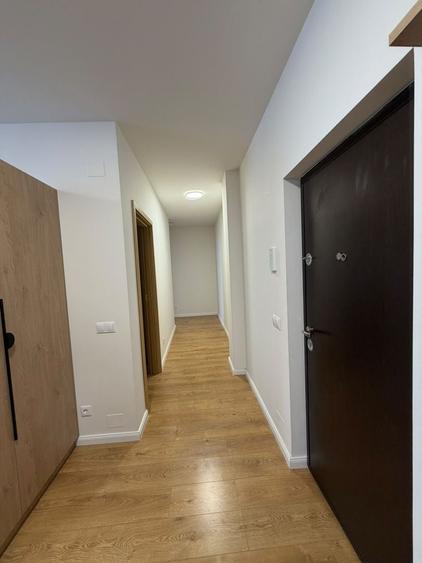 Apartament cu 3 camere semidecomandat, mobilat în Florești