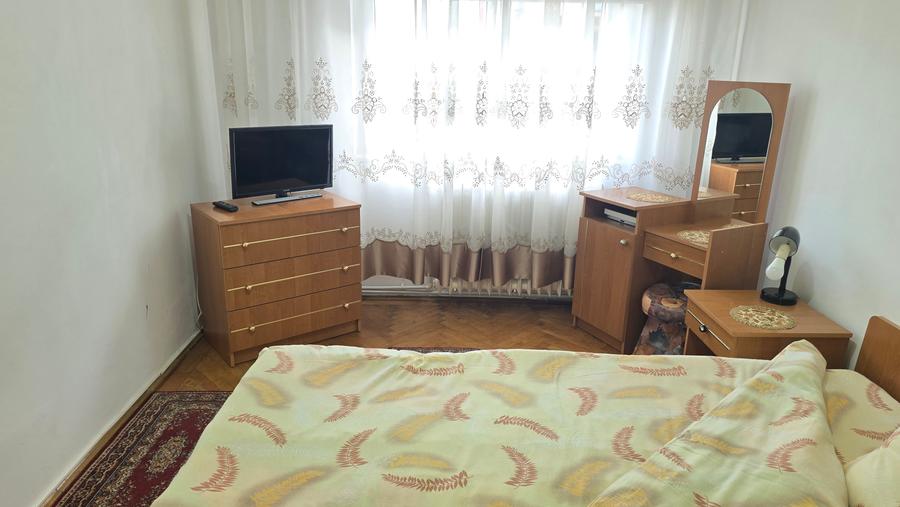Inchiriez apartament 2 camere in Deva,  Mihai Viteazu (Piata Centrala), etaj 3 - 7