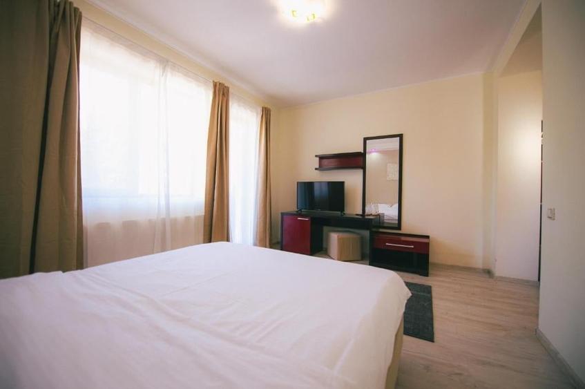 PENSIUNE in PREDEAL, cu 19 camere, restaurant, bar si 2 terase - 5