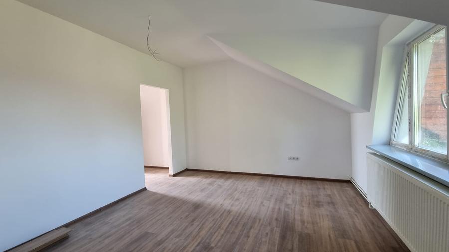 Casa Pensiune in Viile Satu Mare teren 1,63 ha, 11 camere, 10 bai - 10