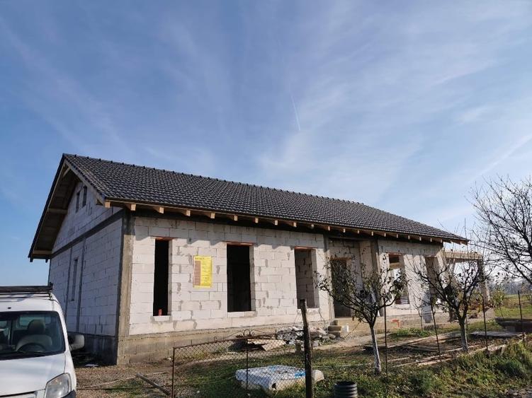 De vânzare – Casă nouă în roșu, sat Sârbi, comuna Sarbi (Bihor) - 1