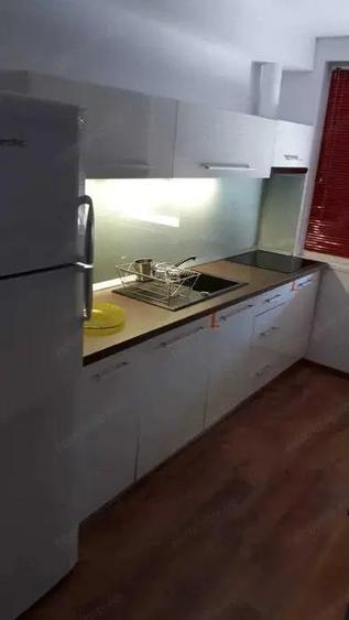 Ultrancetral - Inchiriere apartament 4 camere - Piata Trandafirilor - 3