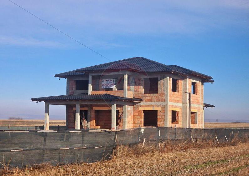 Casa si 74000 metri patrati teren - 3