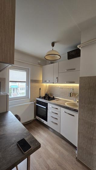 Inchiriez garsoniera - 8